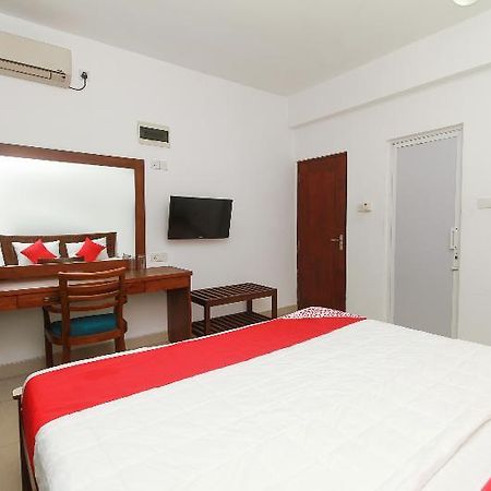Oyo 126 Reliance Hotel Коломбо Экстерьер фото